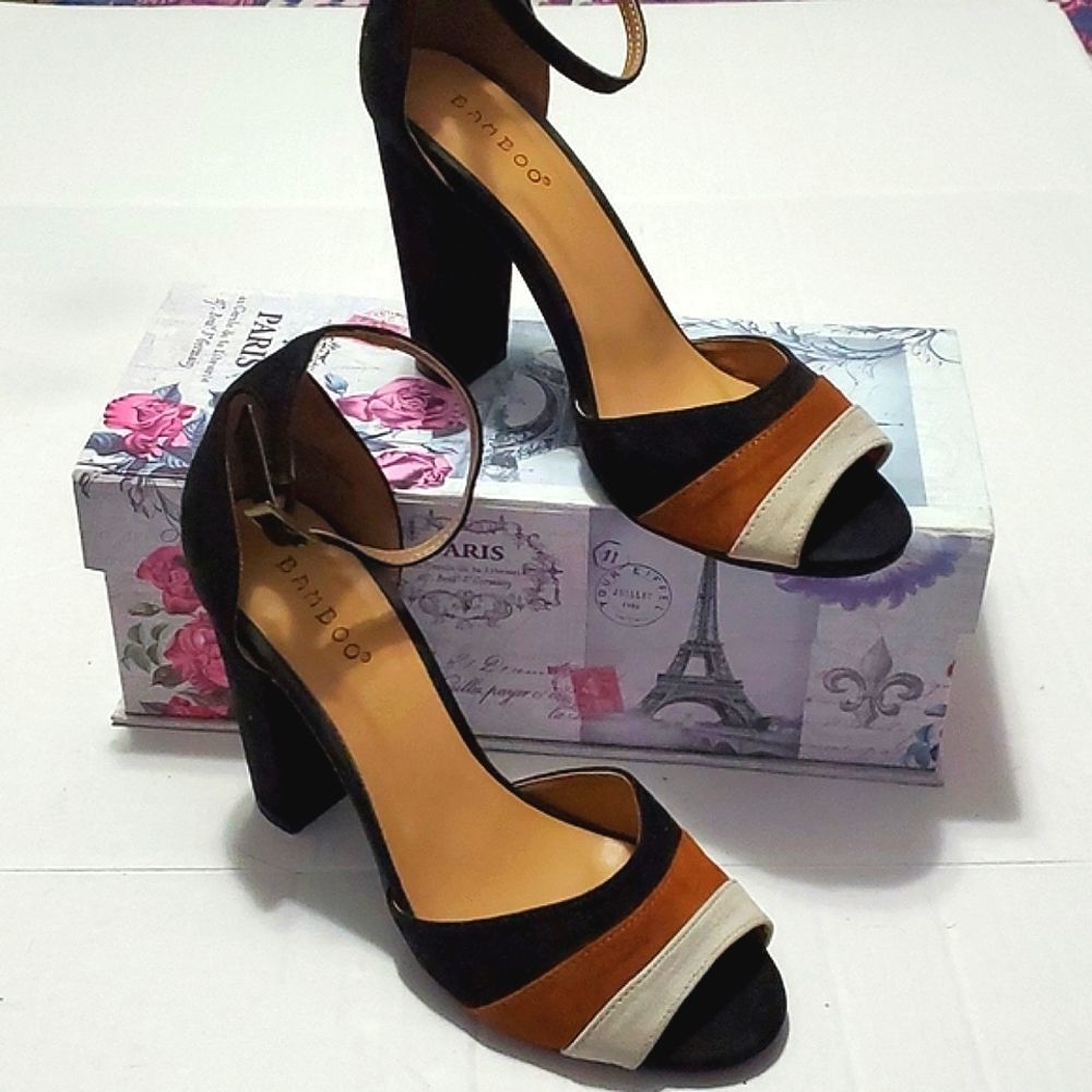 Bamboo Rampage Classic Black Colorblock Peep Toe Chic Chunky Heels 7.5